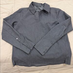 FIGS Women’s Gray Shirt